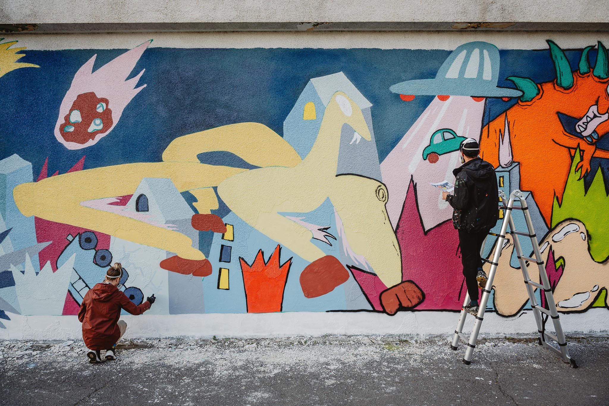 Delia Cîrstea + Roper (mural) & Kozo (soundtrack) in Bucharest at Romexpo, during the Romanian Street Art