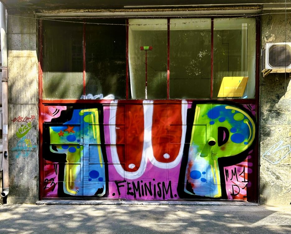 (1)UP with FEMINISM de raisalolici / artist: 1UP